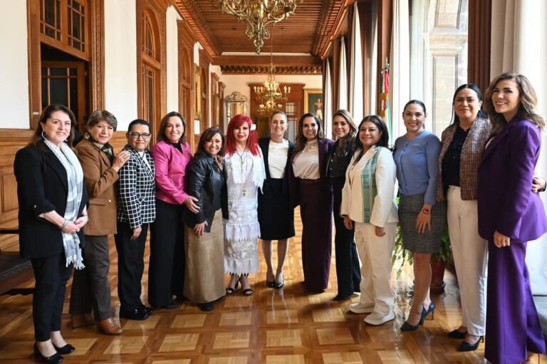 La presidenta Claudia Sheinbaum Pardo se reunió con gobernadoras y gobernadores.